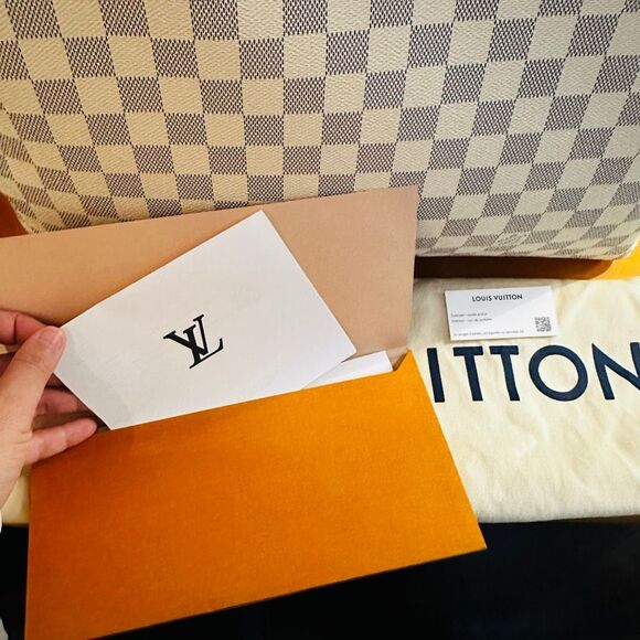 Brand New Louis Vuitton Neverfull GM - Picture 3 of 16